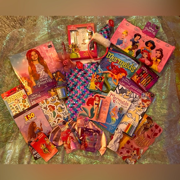 NEW:Kid Pack Over 200 ITEMS Disney Princesses: The Little Mermaid Themed Set #2 - Picture 3 of 11